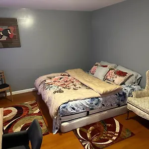  Apartment Master's Bedroom With Private Bathroom, 6 Mins To Liberty International Airport Penn Station Prudential New York It Is Central Close To Major Places