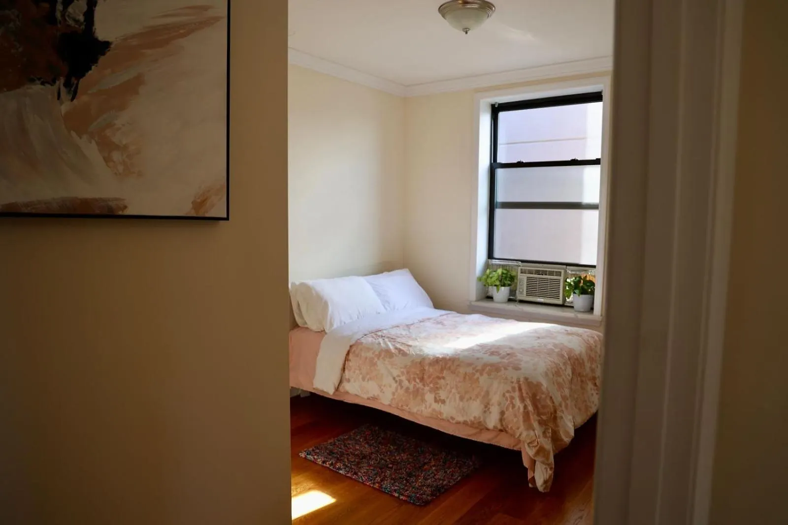 Modern Apartment In New York By Central Park