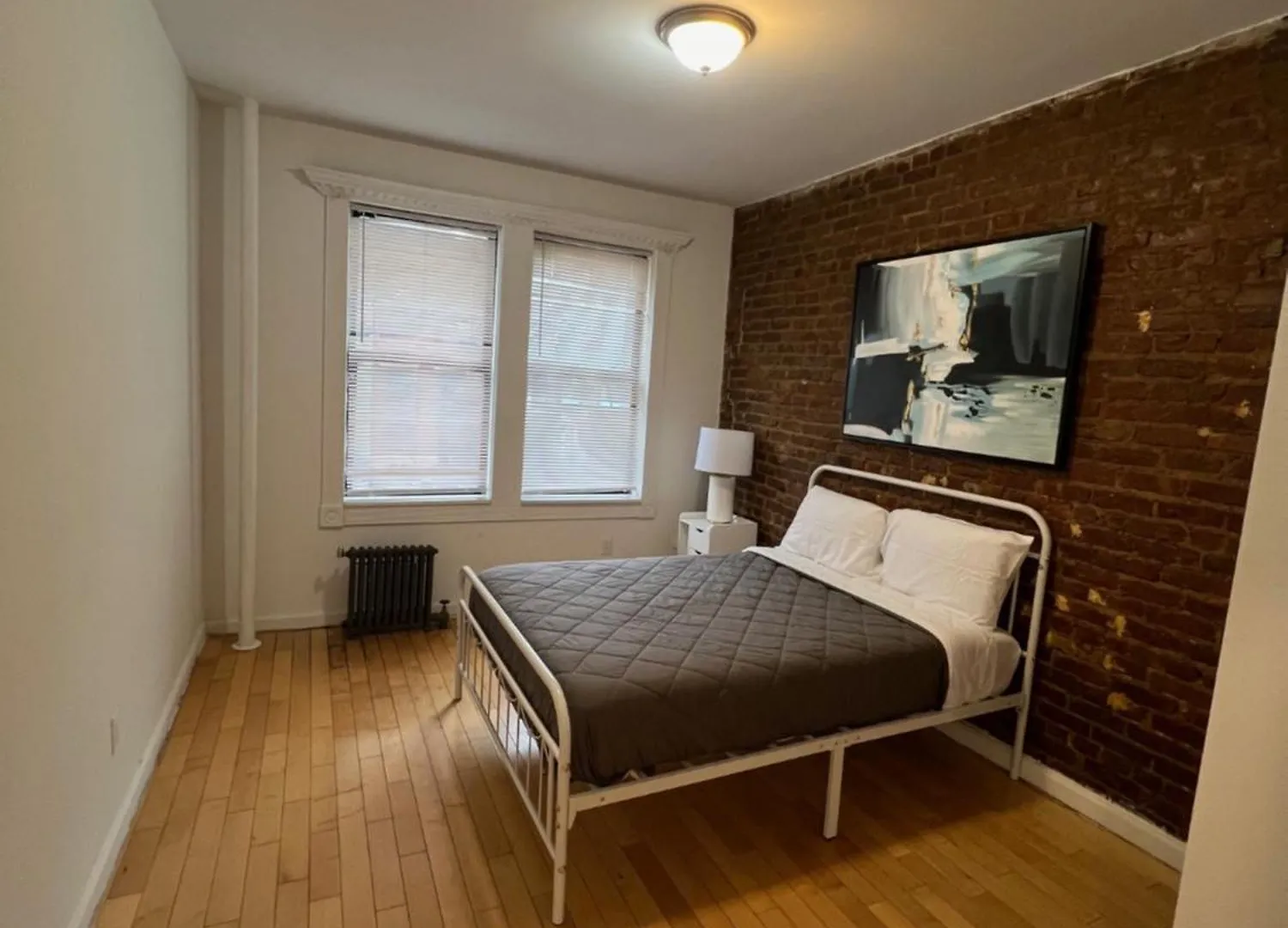 Modern Apartment In New York By Central Park